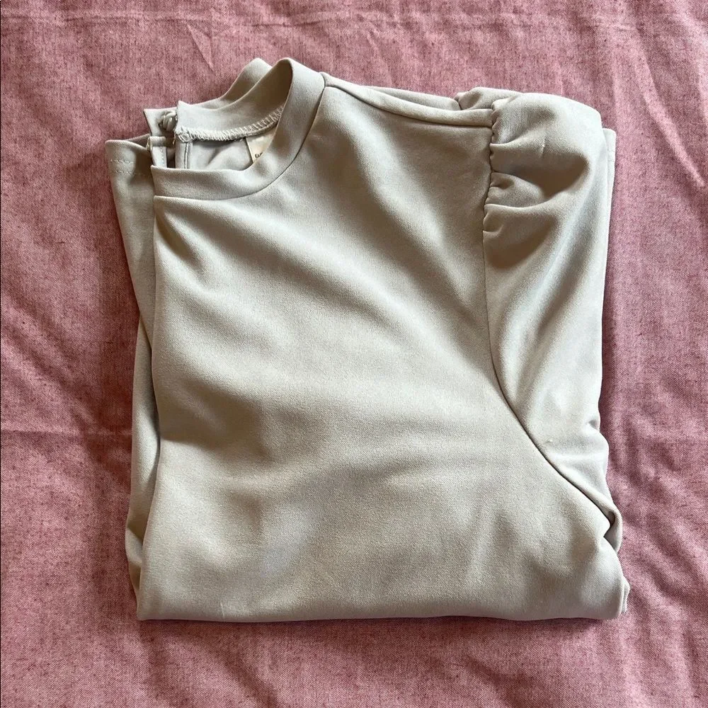 New without Tags! Elegant Gray Women's Top Women's Large